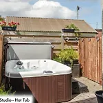Honeysuckle Cottage&whinfell Casa vacanze