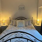 Honeysuckle & Whinfell بيت للعطل