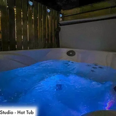 Ferienhaus Honeysuckle & Whinfell