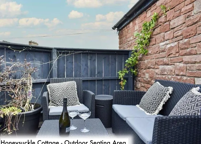 Holiday home Honeysuckle & Whinfell